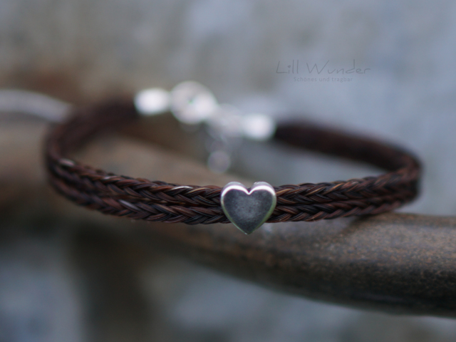 AE03.3 – Armband aus Pferdehaar
